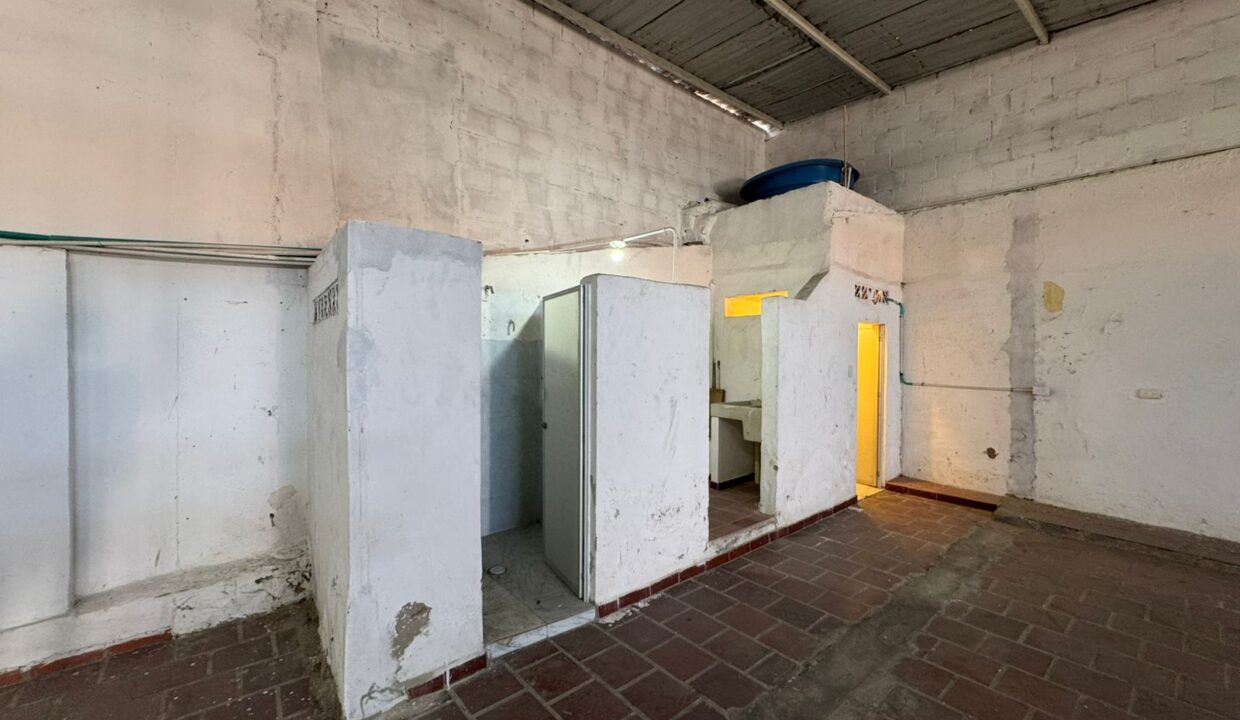 ARRIENDO - BODEGA EL CONTENTO 12-27 (12)