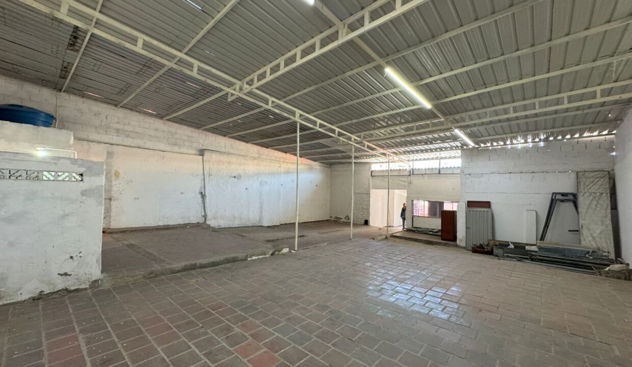 ARRIENDO - BODEGA EL CONTENTO 12-27 (13)
