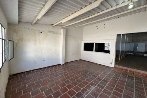 ARRIENDO - BODEGA EL CONTENTO 12-27 (3)