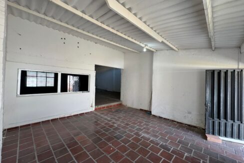 ARRIENDO - BODEGA EL CONTENTO 12-27 (4)