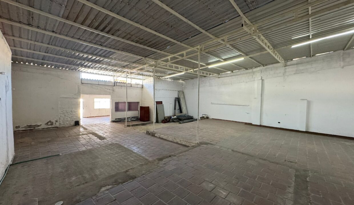ARRIENDO - BODEGA EL CONTENTO 12-27 (8)